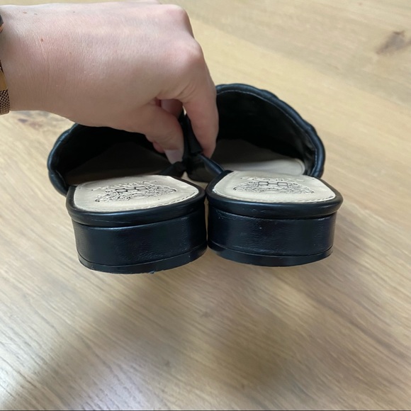 ❌SOLD❌Vince Camuto Felmin Quilted Slides - Picture 4 of 7